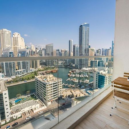 Fam Living - Marina Marvel - Studio Apartment With Breathtaking Views In Studio One Tower ドバイ エクステリア 写真