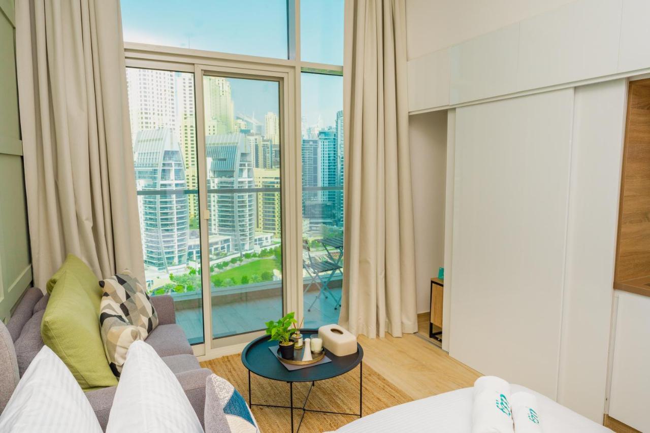 Fam Living - Marina Marvel - Studio Apartment With Breathtaking Views In Studio One Tower ドバイ エクステリア 写真