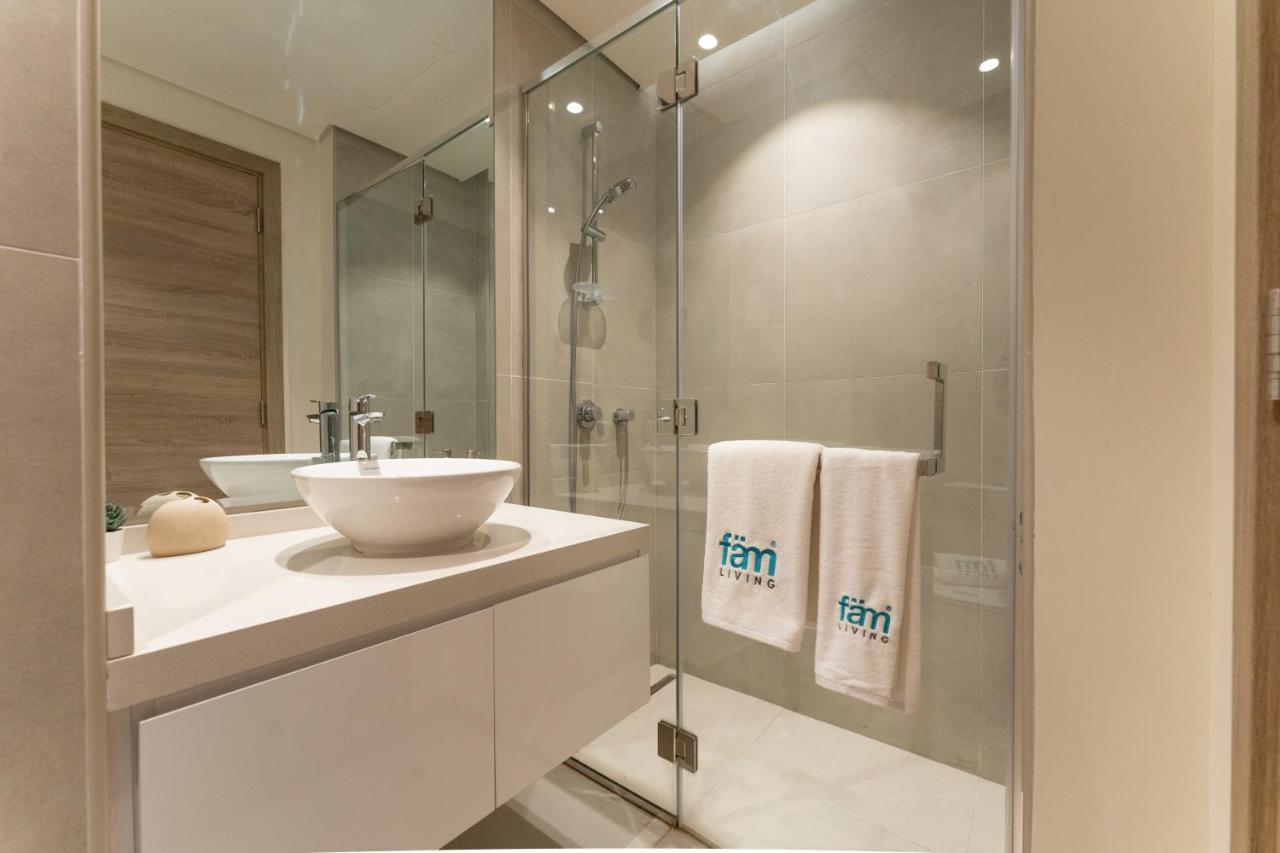 Fam Living - Marina Marvel - Studio Apartment With Breathtaking Views In Studio One Tower ドバイ エクステリア 写真