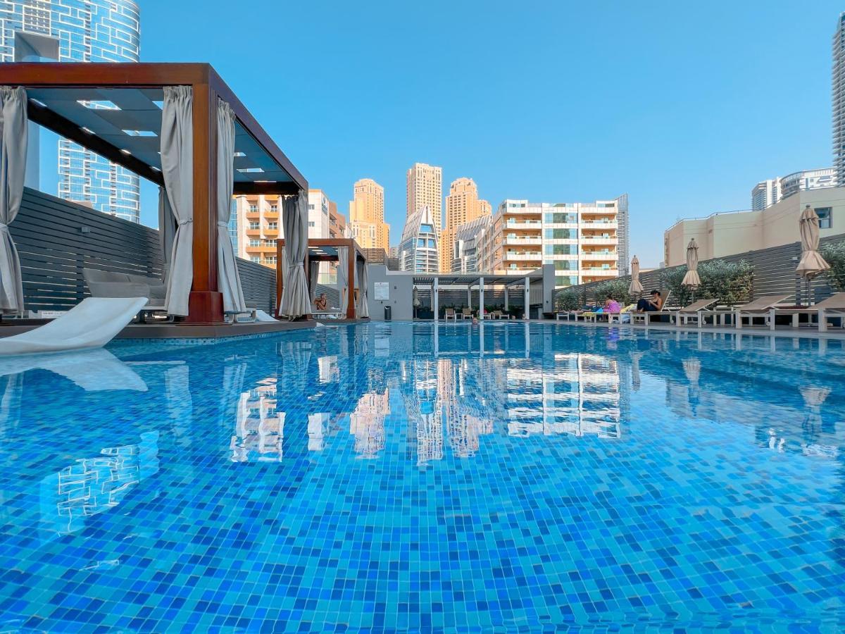 Fam Living - Marina Marvel - Studio Apartment With Breathtaking Views In Studio One Tower ドバイ エクステリア 写真